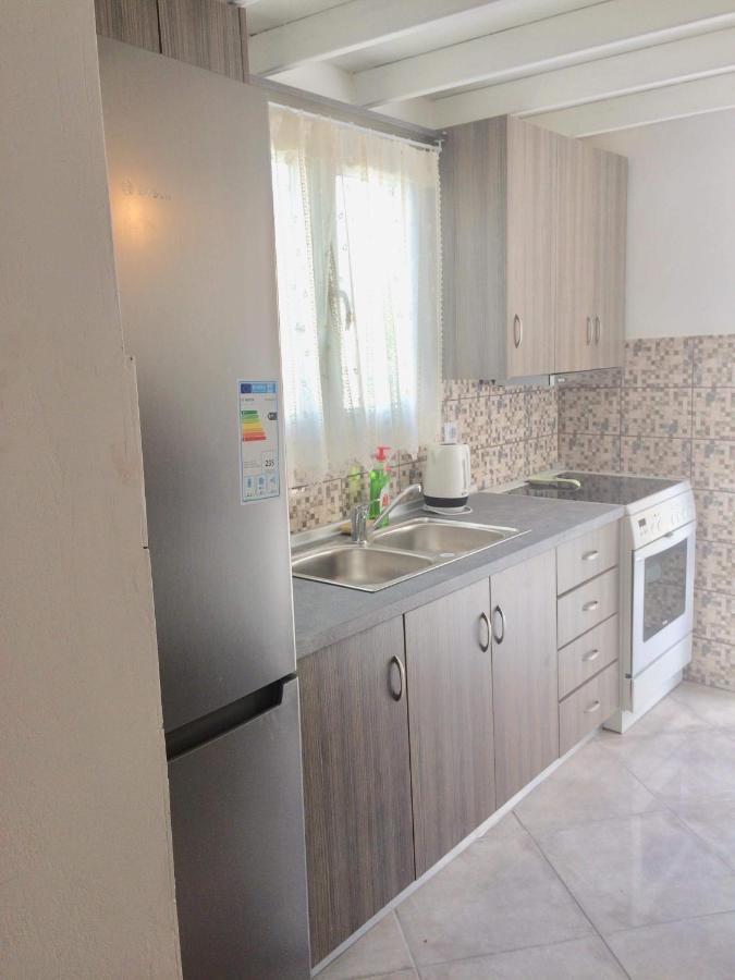 Kelly'S Studio Sisamos Карпатос Екстериор снимка